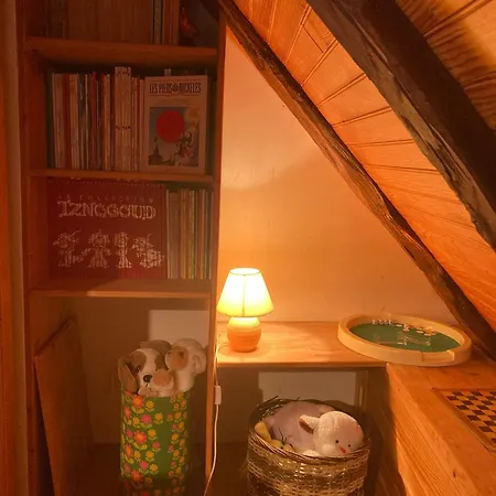 Semesterbostad Charmante Maison En Pierres Saint-Amandin