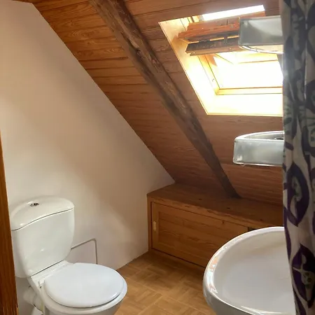 Semesterbostad Charmante Maison En Pierres *